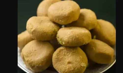 कृष्ण जन्माष्टमी पर बनाएं लड्डू गोपाल के लिए स्वादिष्ट पेड़े का भोग, प्यारे कान्हा होंगे प्रसन्न कृष्ण जन्माष्टमी पर बनाएं लड्डू गोपाल के लिए स्वादिष्ट पेड़े का भोग, प्यारे कान्हा होंगे प्रसन्न