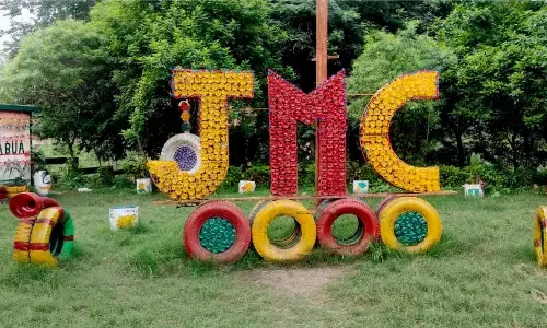 प्रधानमंत्री मोदी ने मन की बात में की झाबुआ के सफाई कर्मियों की सराहना प्रधानमंत्री मोदी ने मन की बात में की झाबुआ के सफाई कर्मियों की सराहना