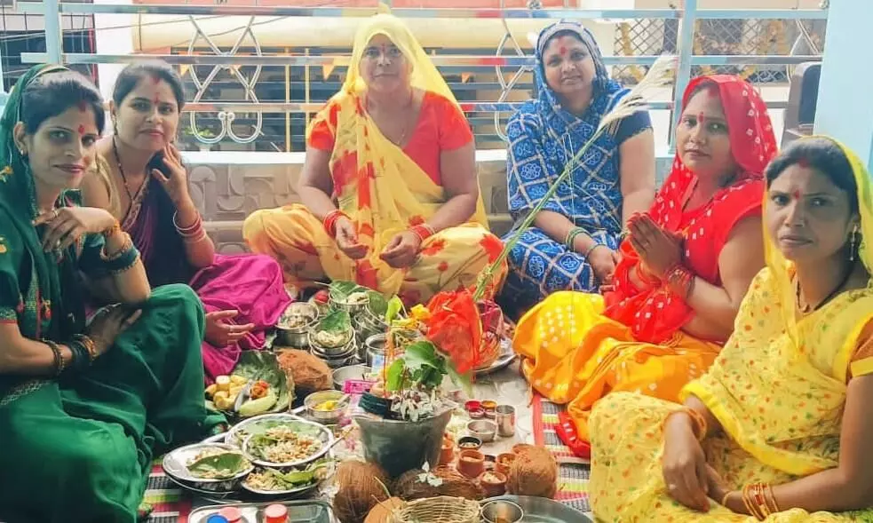 शाहनगर में महिलाओं ने रखा हरछठ व्रत, विधि-विधान से हुई पूजा शाहनगर में महिलाओं ने रखा हरछठ व्रत, विधि-विधान से हुई पूजा