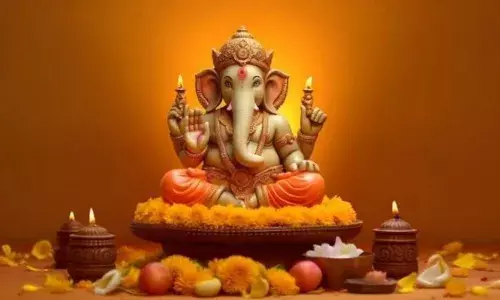 गणेश चतुर्थी पर होता है इन जगहों पर बड़ा जश्न, घर वालों और दोस्तों के साथ एक बार जरूर करें सैर गणेश चतुर्थी पर होता है इन जगहों पर बड़ा जश्न, घर वालों और दोस्तों के साथ एक बार जरूर करें सैर