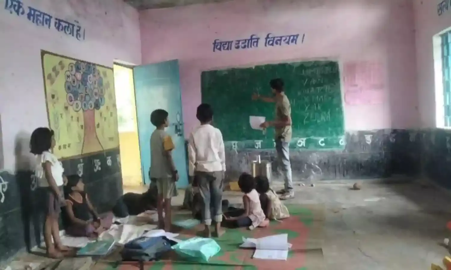 श्रीराम पथ गमन वृहस्पति कुंड जन सेवा समिति ने किया विद्यालयों का सर्वे
