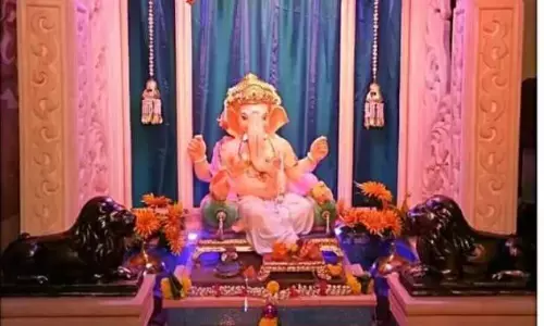 गणेश चतुर्थी पर अपने घर पर पंडाल की खूबसूरत सजावट करना चाहते हैं, तो इन आइडियाज से ले सकते हैं मदद