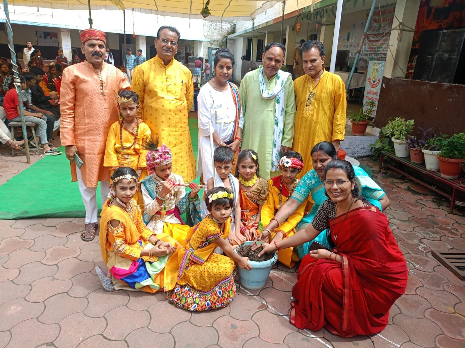 सीएम राइज सरदार पटेल स्कूल करोंद में धूमधाम से मनाया श्रीकृष्ण का जन्मोत्सव