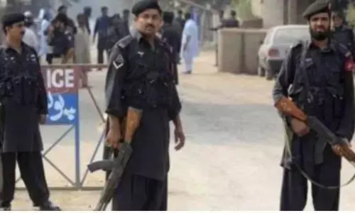 पाकिस्तान में सुरक्षा बलों ने खुफिया सूचना के आधार पर 25 आतंकवादियों को मार गिराया,  11 आतंकी घायल