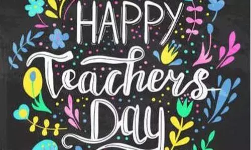 ये लाजवाब शायरियां सुना कर करें टीचर्स डे विश, सुनते ही दिल हो जाएगा खुश