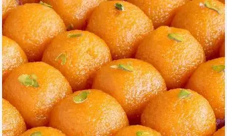 मार्केट जैसे मोतीचूर के लड्डू घर पर बनाकर गणेश चतुर्थी पर बप्पा को लगाएं भोग