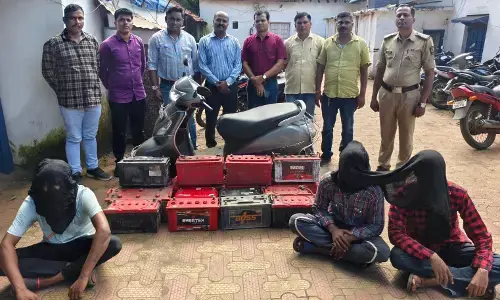 चंद्रपुर के आसपास उड़ाते थे ट्रकों की बैटरियां , पुलिस ने गिरोह को धर दबोचा