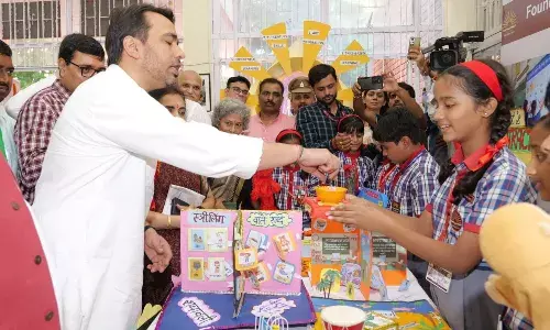 केंद्रीय मंत्री जयंत चौधरी ने बेसिक शिक्षा विभाग की समीक्षा कर जानी प्रगति