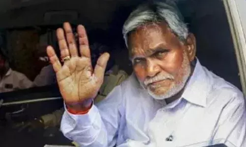 जेएमएम नेता चंपई सोरेन ने सौंपा अपना त्याग पत्र, 30 अग्सत को होंगे भाजपा में शामिल जेएमएम नेता चंपई सोरेन ने सौंपा अपना त्याग पत्र, 30 अग्सत को होंगे भाजपा में शामिल