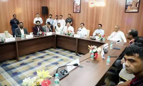 मुख्यमंत्री डॉ. यादव ने उद्योगपतियों के साथ की राउंड टेबल कांफ्रेंस मुख्यमंत्री डॉ. यादव ने उद्योगपतियों के साथ की राउंड टेबल कांफ्रेंस