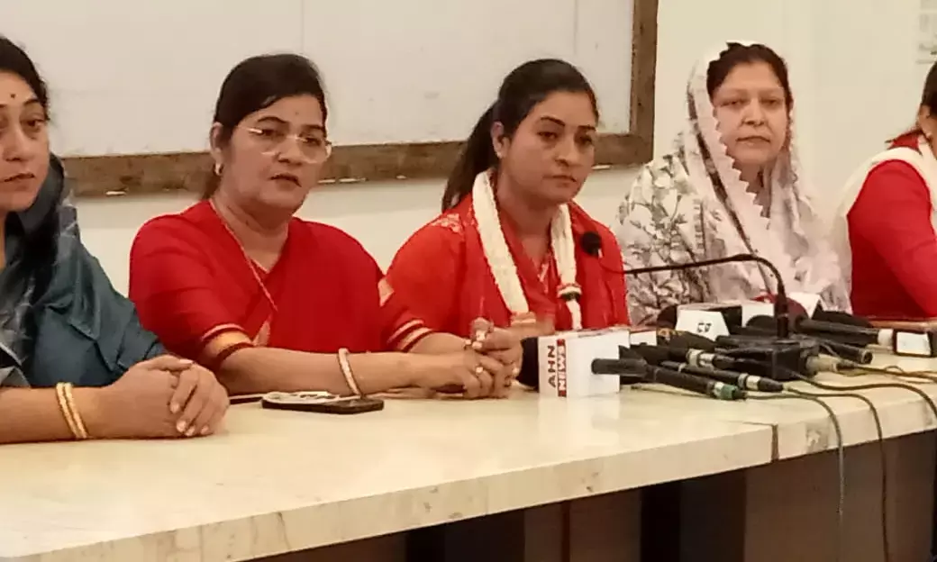 राष्ट्रपतिजी केंद्र सरकार से कहिए-देश को बलात्कारियों से बचाओ