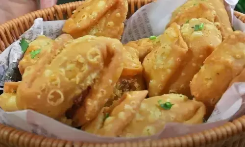 नाश्ते में बनाएं बाजार जैसी क्रिस्पी आलू पेटिस घर पर, केवल कुछ ही मिनटों में नाश्ते में बनाएं बाजार जैसी क्रिस्पी आलू पेटिस घर पर, केवल कुछ ही मिनटों में