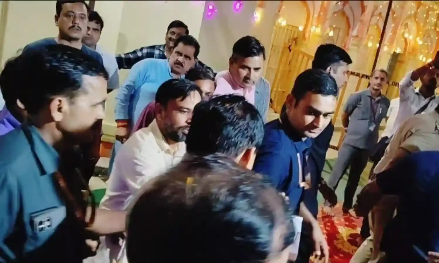 पार्षद ने अमानगंज के विकास से संबधित मांगों का ज्ञापन मुख्यमंत्री को सौंपा