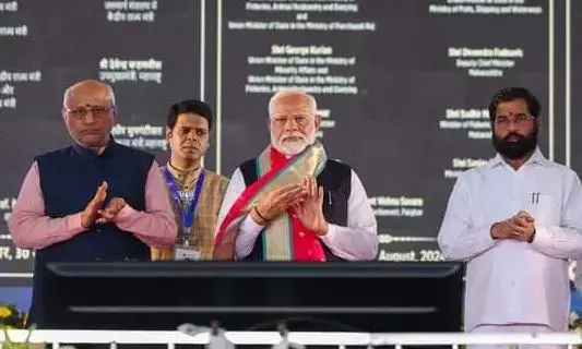प्रधानमंत्री ने 77 हजार करोड़ रुपए से अधिक राशि की परियोजनाओं की रखी आधारशिला