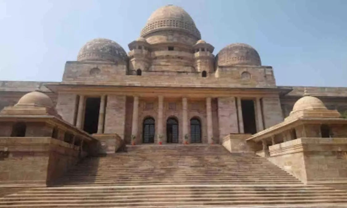 राज्य में अनुसूचित जनजाति के 80 हजार शासकीय पद रिक्त, दाखिल हुई याचिका राज्य में अनुसूचित जनजाति के 80 हजार शासकीय पद रिक्त, दाखिल हुई याचिका