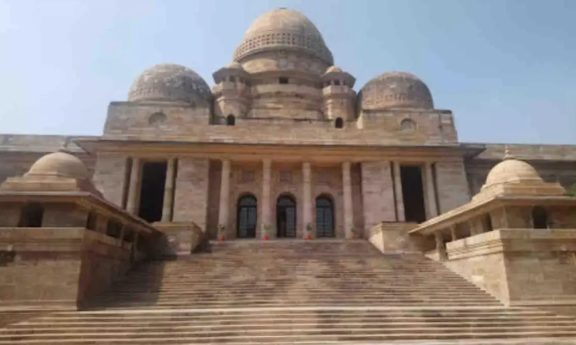 राज्य में अनुसूचित जनजाति के 80 हजार शासकीय पद रिक्त, दाखिल हुई याचिका