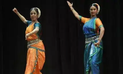 दूसरे दिन बिंदु जुनेजा ने सांस्कृतिक संध्या में दी ओड़िसी नृत्य की प्रस्तुति