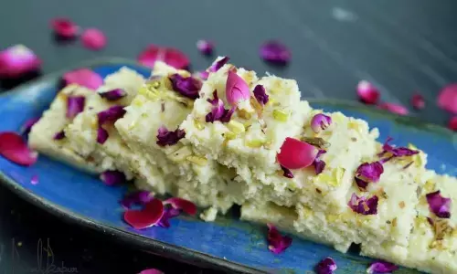 घर पर स्थापित बप्पा को इस गणेश चतुर्थी चढ़ाएं अपने हाथों का बना मार्केट जैसा कलाकंद