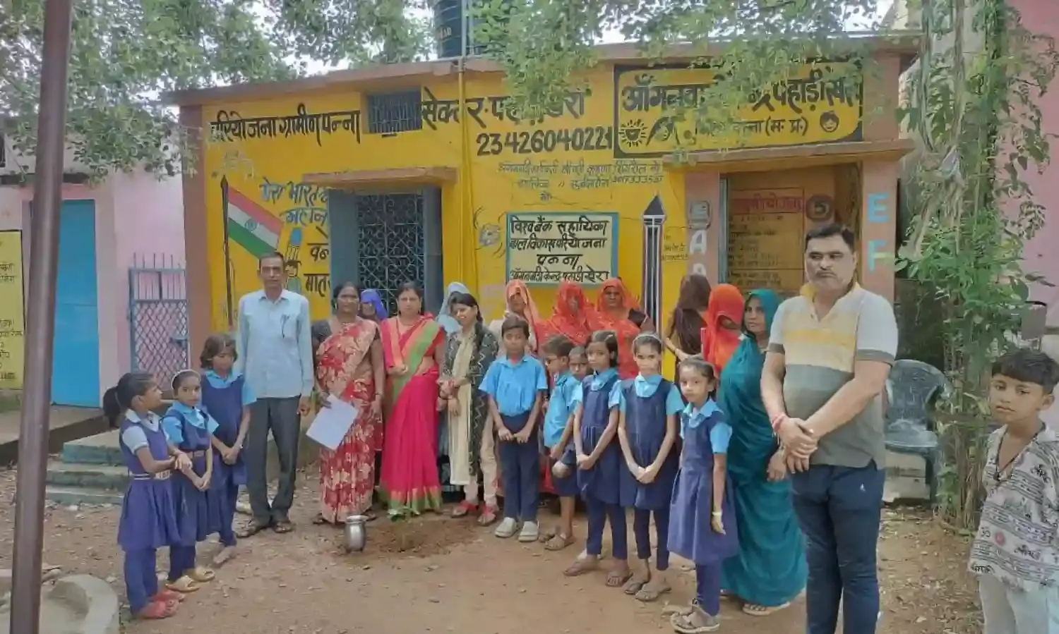 राष्ट्रीय पोषण माह आज से, आंगनबाडी केन्द्र में हुआ वृक्षारोपण