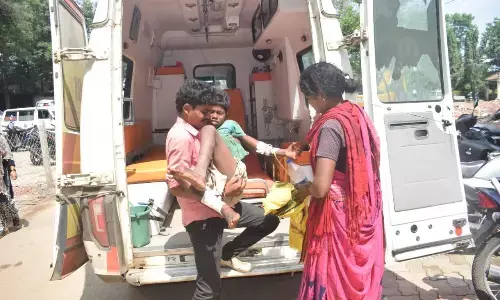 मोबाइल की बैटरी में ब्लास्ट, दो बच्चे घायल