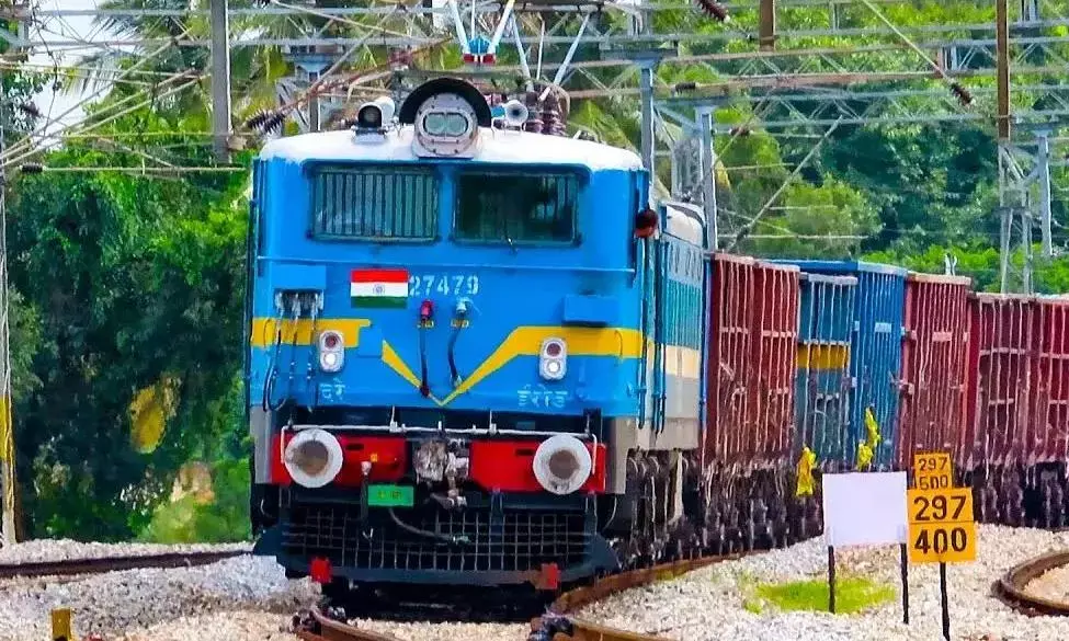 केन्द्रीय मंत्रि-परिषद ने मुंबई-इंदौर के बीच 309 किलोमीटर लंबी नई रेलवे लाइन परियोजना को मंजूरी दी, सीएम मोहन यादव ने माना आभार