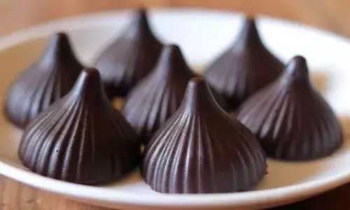 इस गणेश चतुर्थी पर बनाएं सॉफ्ट चॉकलेट मोदक घर पर, जानें बनाने की पूरी विधि