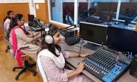 अनुकंपा पर नियुक्त प्राथमिक शिक्षकों को अब टीईटी पास करना अनिवार्य, जेलों में अब शुरू होगा कम्युनिटी रेडियो