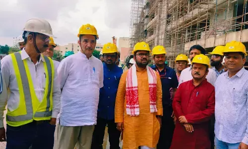 108 की दुर्दशा पर अधिकारियों से बोले सांसद- व्यवस्था दुरुस्त करें, दो नई एम्बुलेंस देने की घोषणा की 108 की दुर्दशा पर अधिकारियों से बोले सांसद- व्यवस्था दुरुस्त करें, दो नई एम्बुलेंस देने की घोषणा की