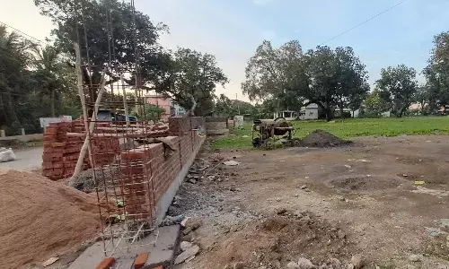 अहमदनगर ट्रस्ट को दान में मिली जमीन का नामांतरण आवेदन खारिज, बावजूद इसके निर्माण कार्य शुरू