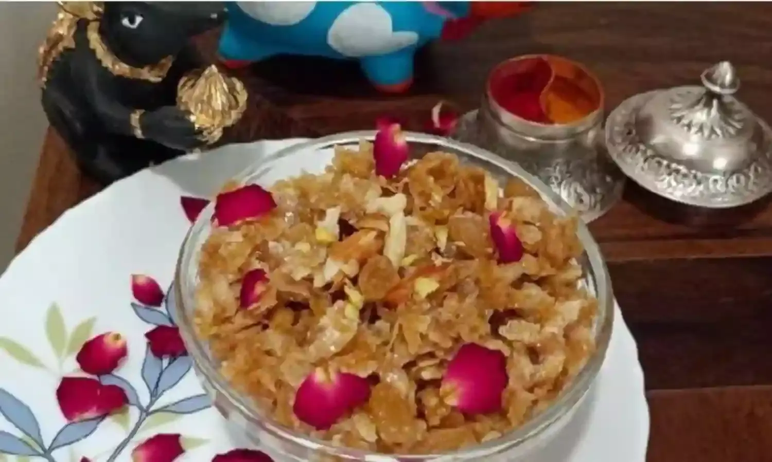 गणपति बप्पा के लिए बनाएं पंचकजाया का स्वादिष्ट प्रसाद, जानें बनाने की विधि