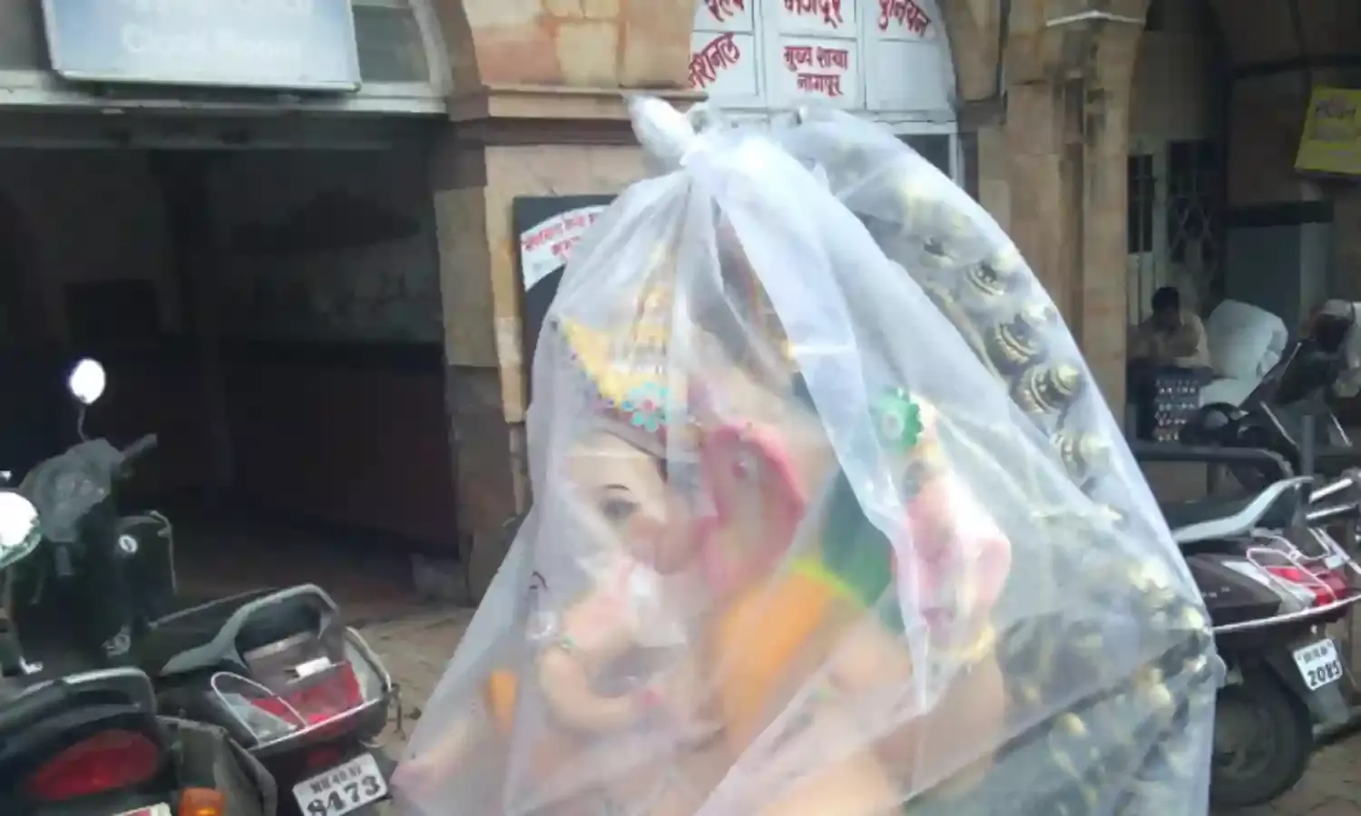 ट्रेन से दिल्ली- मथुरा और मद्रास चले बप्पा, अगस्त और सितंबर में 71 मूर्तियां भेजीं