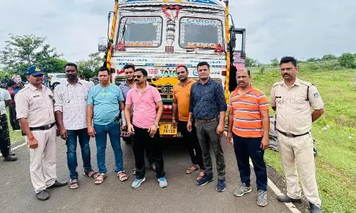 फ्रीज कर ले जा रहे थे 15 टन बीफ, तीन आरोपी गिरफ्तार फ्रीज कर ले जा रहे थे 15 टन बीफ, तीन आरोपी गिरफ्तार