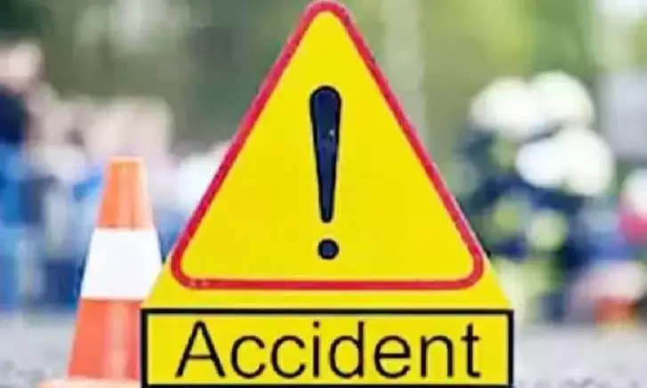 तेज रफ्तार ट्रक की चपेट में आया बाइक सवार, हुई दर्दनाक मौत, जांच में जुटी पुलिस