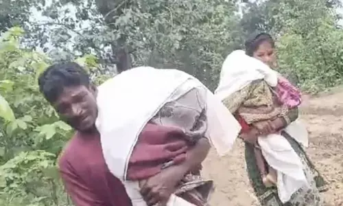 अस्पतालों में रिक्त पड़े हैं पद, आदिवासी जा रहे बाबाओं व तांत्रिकों की शरण में