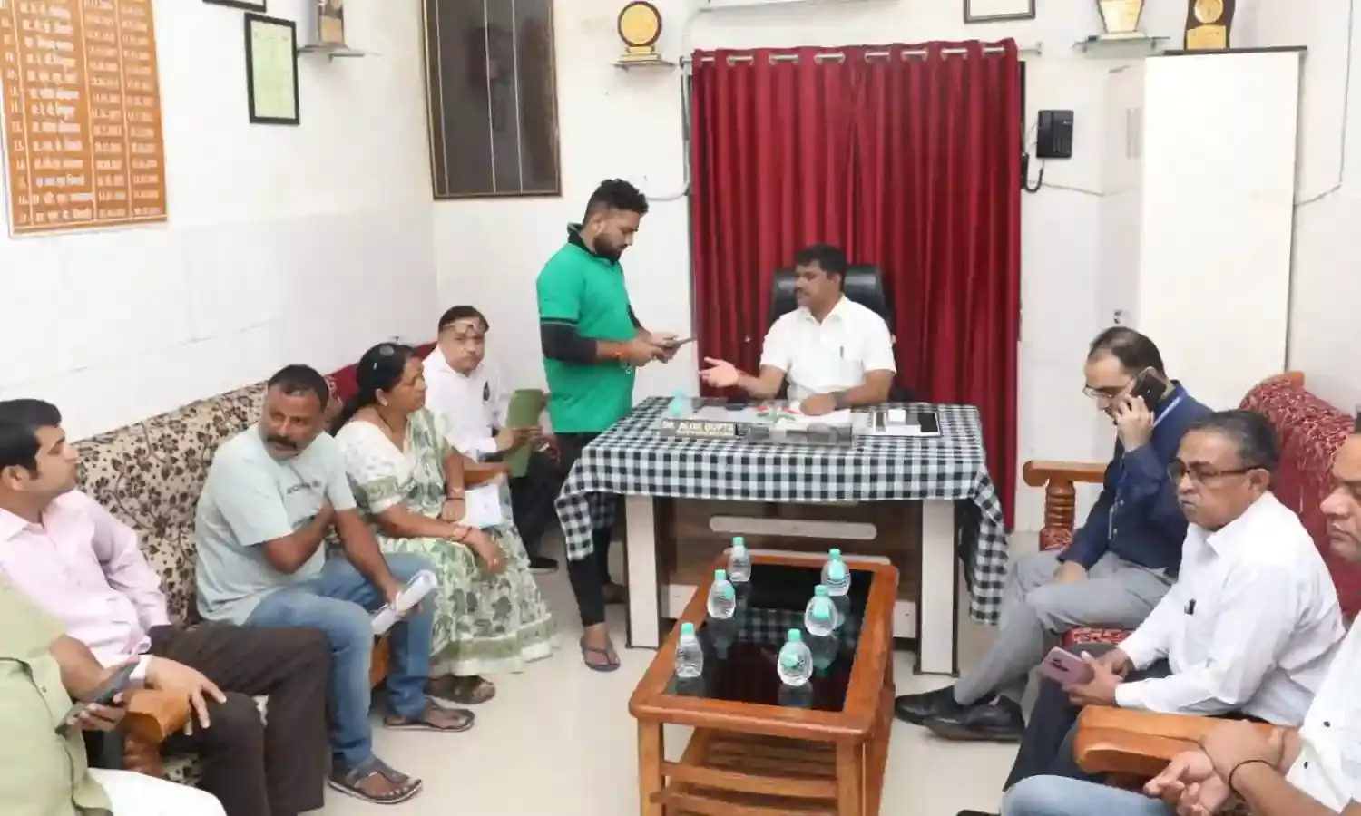 सफाई कर्मचारियों को सभी कल्याणकारी योजनाओं का मिले लाभ: अध्यक्ष एम. वेंकटेशन