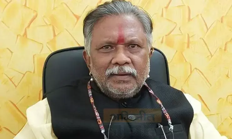 हुई हलचल - आत्राम की बेटी का पाला बदलना तय, देशमुख के बेटे की भूमिका साफ नहीं