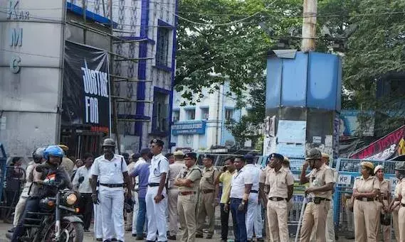 युवक की मौत के बाद हुआ जबरदस्त हंगामा, परिवार का आरोप - मौके पर कोई डॉक्टर नहीं था मौजूद