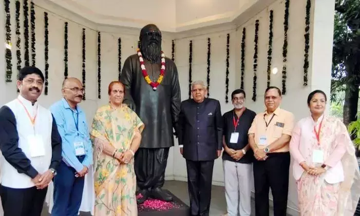 उप राष्ट्रपति जगदीप धनखड़ का चित्रकूट आगमन, भारत रत्न राष्ट्र ऋषि नानाजी देशमुख की प्रतिमा पर पुष्पांजलि अर्पित की
