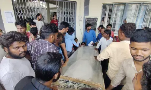 थाने के सामने शव रखकर तीन घंटे किया प्रदर्शन, सौंसर-नागपुर मार्ग पर चक्काजाम कर जताया विरोध