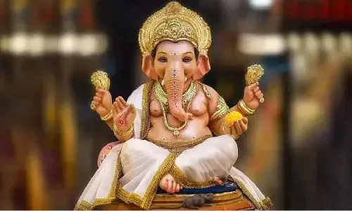 ये मैसेज भेजकर अपनों को दें गणेश चतुर्थी की शुभकामनाएं, मिलेगा ढेर सारा आशीर्वाद