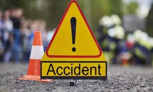 दो अलग-अलग सड़क हादसे - दो की दर्दनाक मौत, एक की हालत बेहद गंभीर दो अलग-अलग सड़क हादसे - दो की दर्दनाक मौत, एक की हालत बेहद गंभीर