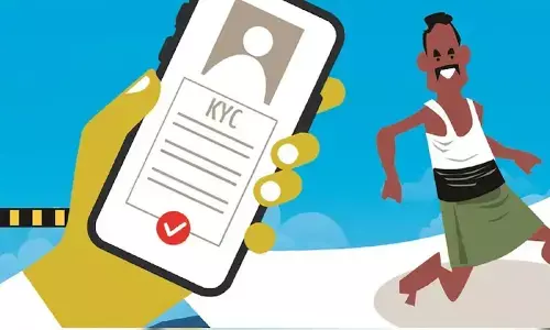 अपना ही पैैसा बैंक से नहीं निकाल पा रहे खाताधारक,ग्राहक हलाकान, बैंक अधिकारी परेशान अपना ही पैैसा बैंक से नहीं निकाल पा रहे खाताधारक,ग्राहक हलाकान, बैंक अधिकारी परेशान