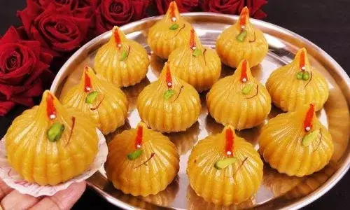 बेसन के लड्डू तो बप्पा ने बहुत खाए होंगे, इस बार बेसन के मोदक का भोग लगाएं भोग, बप्पा हो जाएंगे बहुत ज्यादा खुश