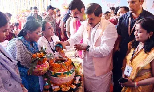 मुख्यमंत्री ने राष्ट्रीय पोषण माह अंतर्गत श्रीअन्न एवं फल किये दान