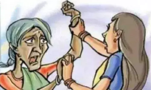 बहू के बुलाने पर आए परिजनों ने सास के साथ की मारपीट