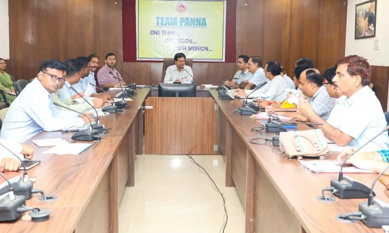 कलेक्टर ने टीएल बैठक में समीक्षा कर दिए निर्देश कलेक्टर ने टीएल बैठक में समीक्षा कर दिए निर्देश