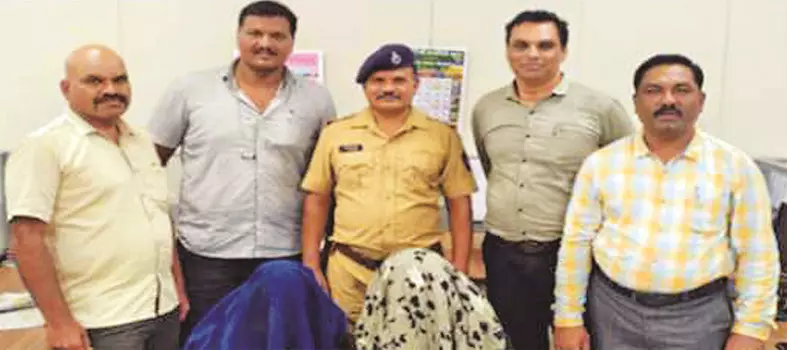 व्यापारी को लगाया 1.86 करोड़ का चूना, मुंबई और गुजरात से दो महाठग गिरफ्तार व्यापारी को लगाया 1.86 करोड़ का चूना, मुंबई और गुजरात से दो महाठग गिरफ्तार
