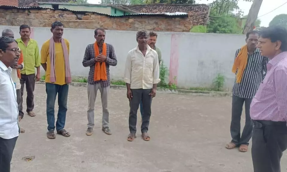 कलेक्टर ने राशन दुकान, आंगनबाडी और जनसुनवाई का किया निरीक्षण कलेक्टर ने राशन दुकान, आंगनबाडी और जनसुनवाई का किया निरीक्षण