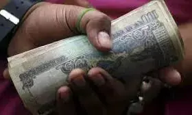 पक्ष में फैसला सुनाने के लिए कोर्ट अधिकारी ने मांगी 25 लाख रुपए रिश्वत