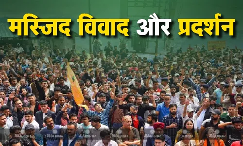 शिमला में मस्जिद के खिलाफ हिंदू संगठनों का प्रोटेस्ट, बैरिकेडिंग तोड़कर मस्जिद की ओर जा रहे प्रदर्शनकारियों को पुलिस ने खदेड़ा